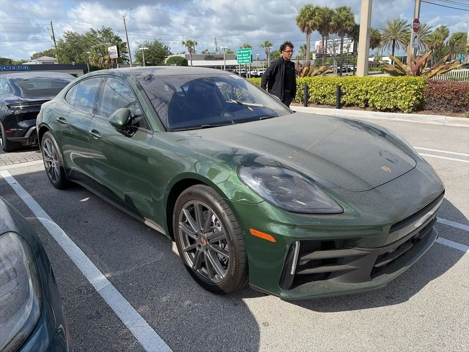 2025 Porsche 976 Panamera - Image 6 of 13
