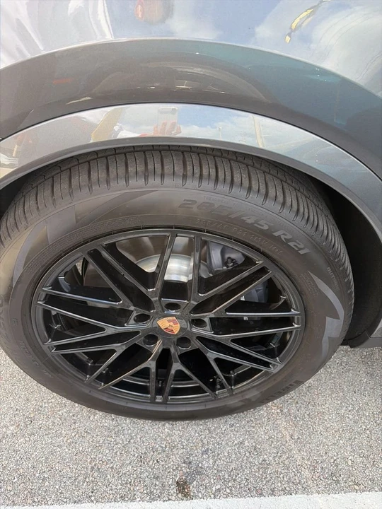 2026 Porsche 9Y0/9Y3 Cayenne - Image 17 of 18