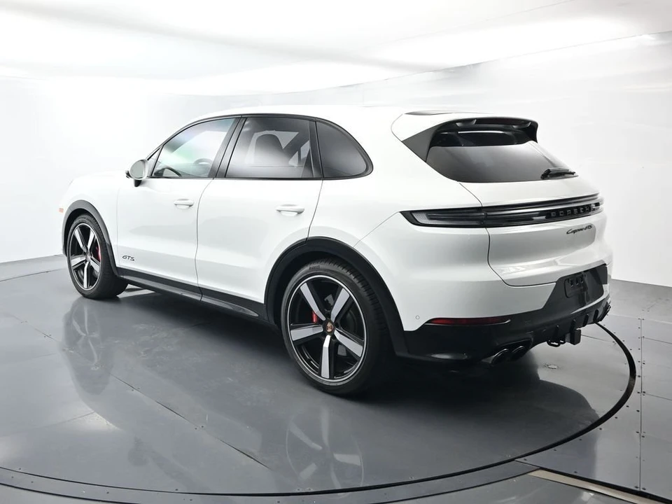 2026 Porsche 9Y0/9Y3 Cayenne GTS - Image 3 of 31