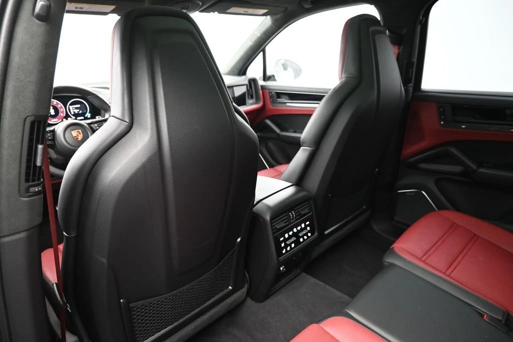 2026 Porsche 9Y0/9Y3 Cayenne GTS - Image 8 of 31