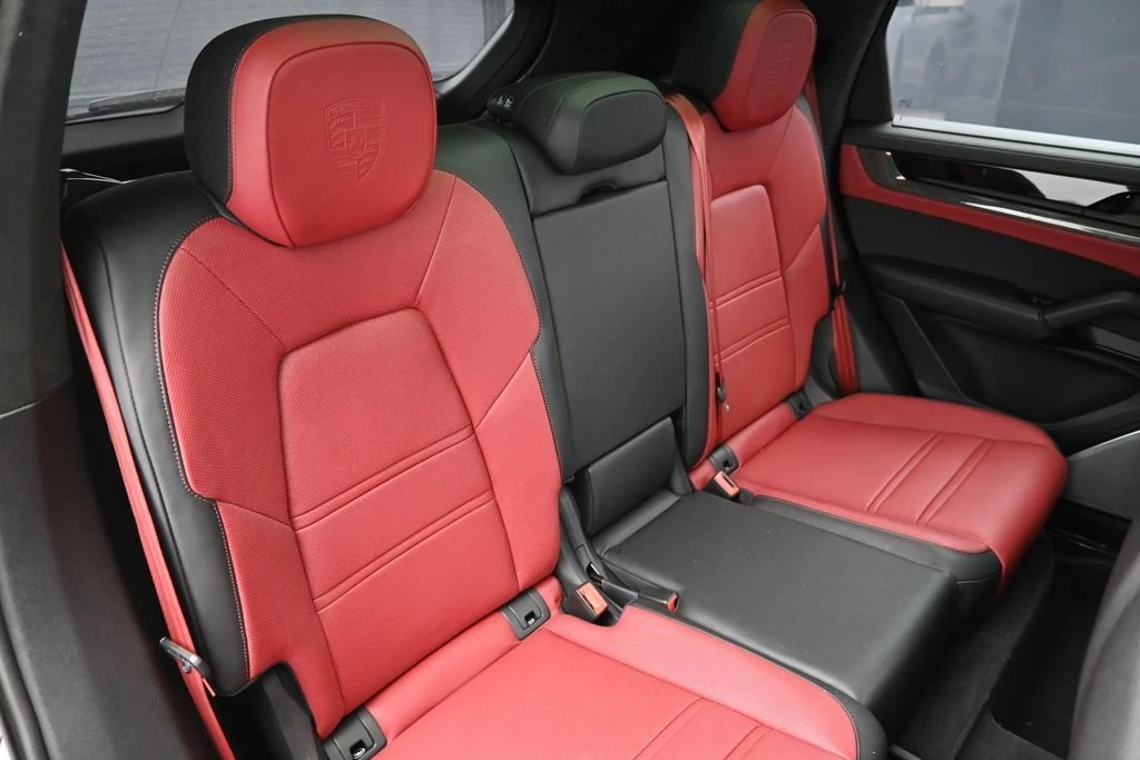 2026 Porsche 9Y0/9Y3 Cayenne GTS - Image 28 of 31