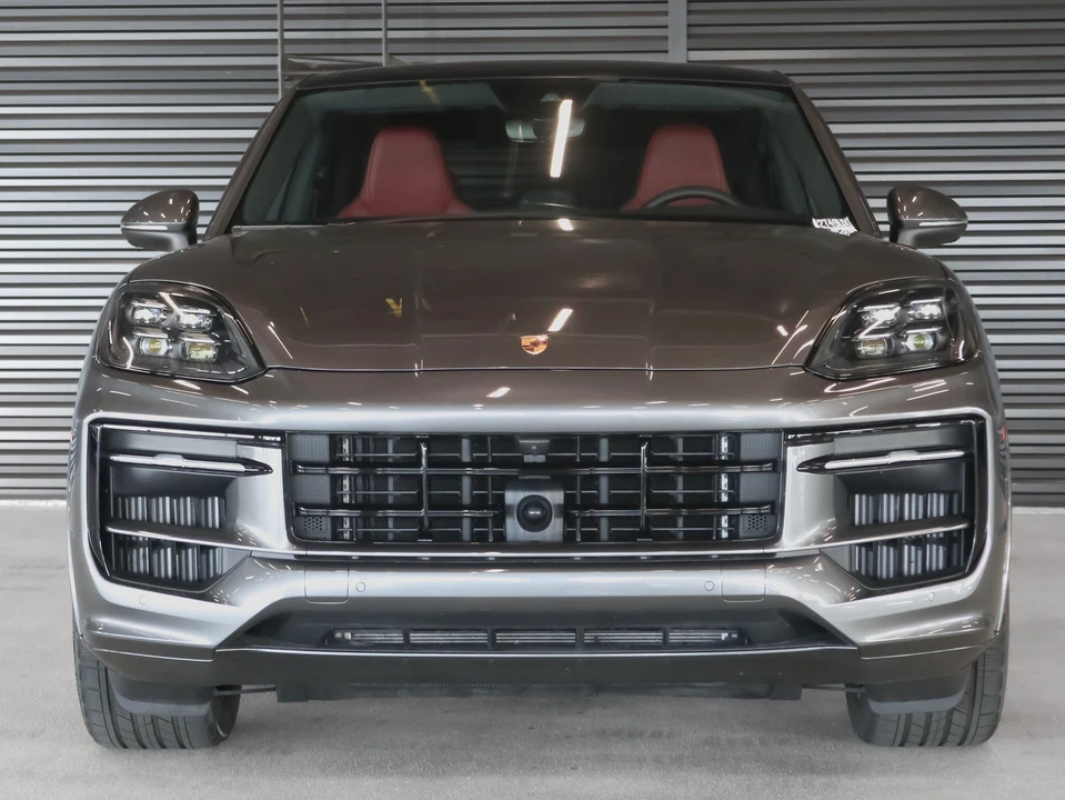 2026 Porsche 9Y0/9Y3 Cayenne Coupe - Image 8 of 28