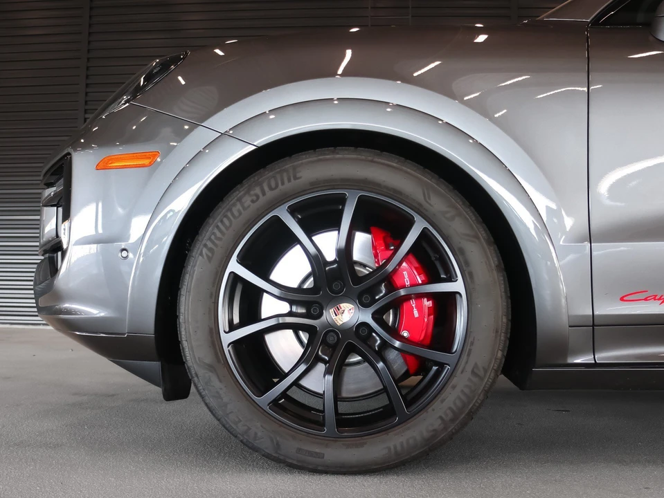 2026 Porsche 9Y0/9Y3 Cayenne Coupe - Image 12 of 28