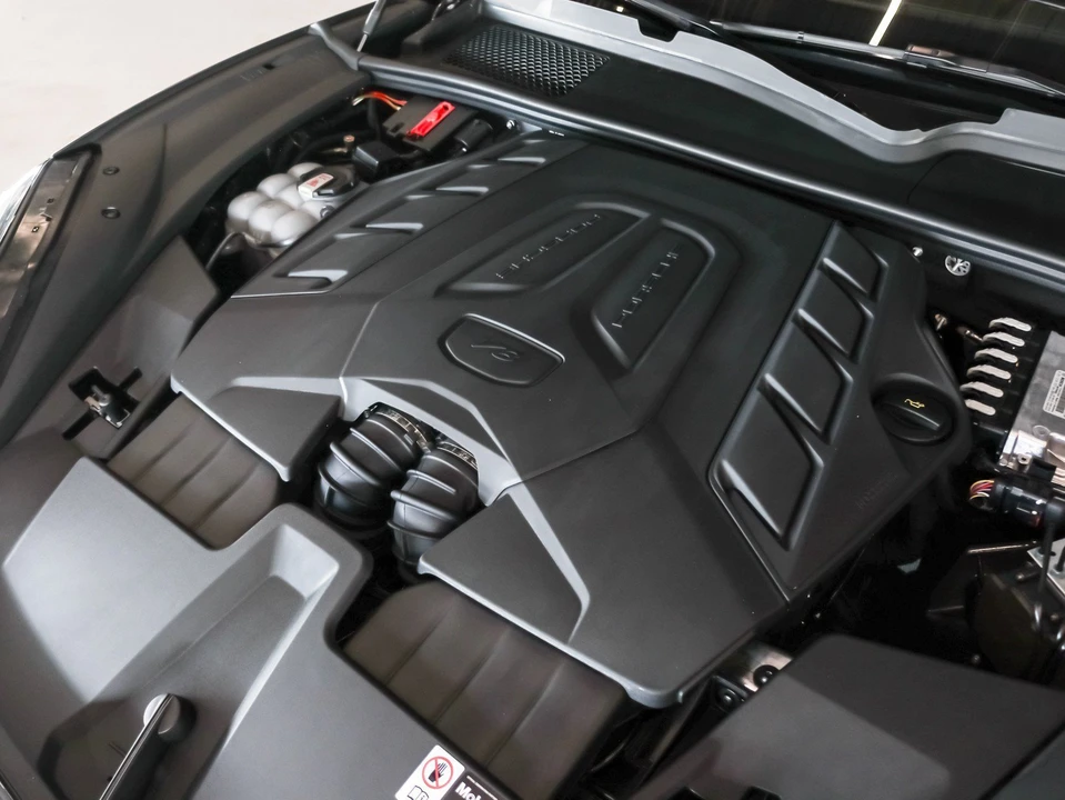 2026 Porsche 9Y0/9Y3 Cayenne Coupe - Image 25 of 28