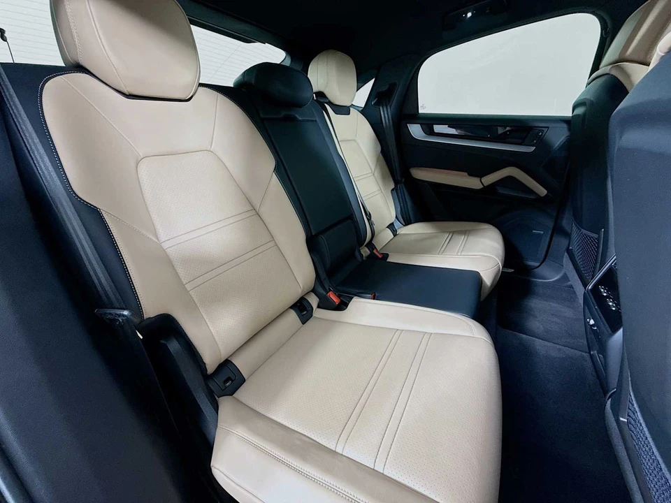 2026 Porsche 9Y0/9Y3 Cayenne Coupe - Image 27 of 31