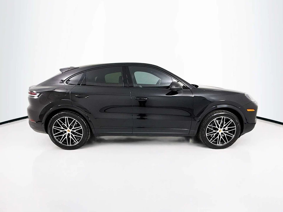 2026 Porsche 9Y0/9Y3 Cayenne Coupe - Image 8 of 31