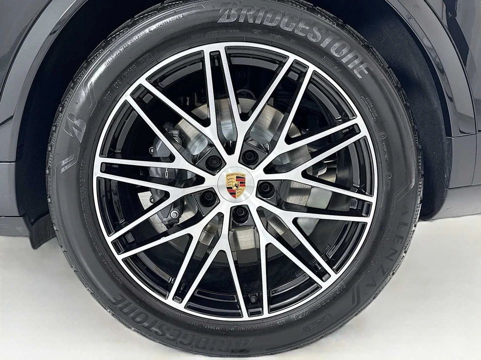 2026 Porsche 9Y0/9Y3 Cayenne Coupe - Image 31 of 31
