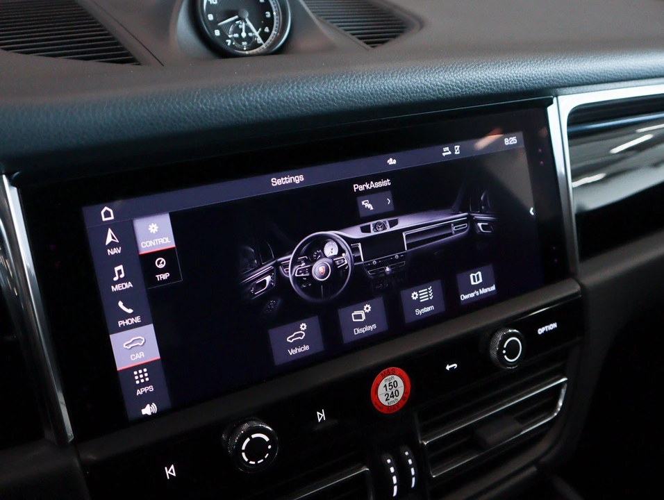 2026 Porsche Macan Electric - Image 22 of 29