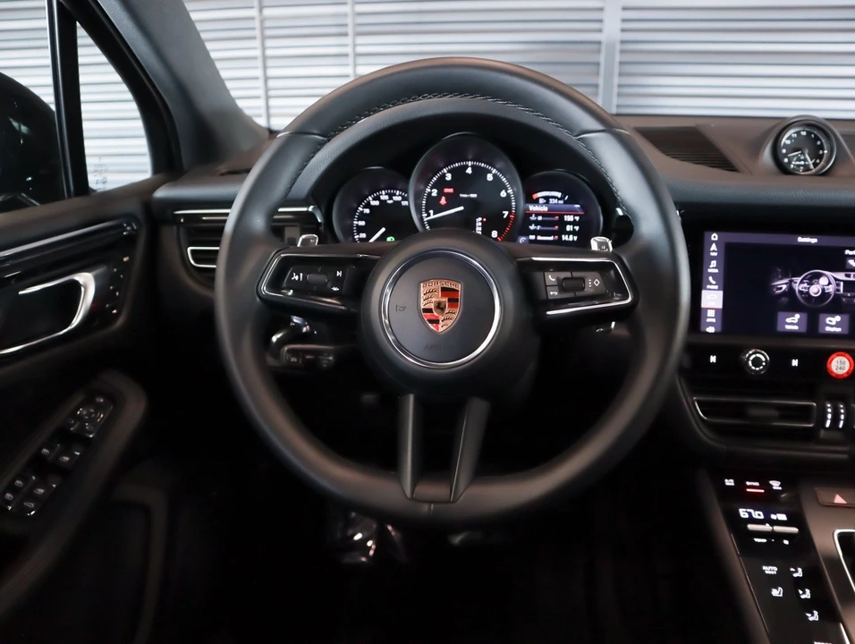 2026 Porsche Macan Electric - Image 15 of 29