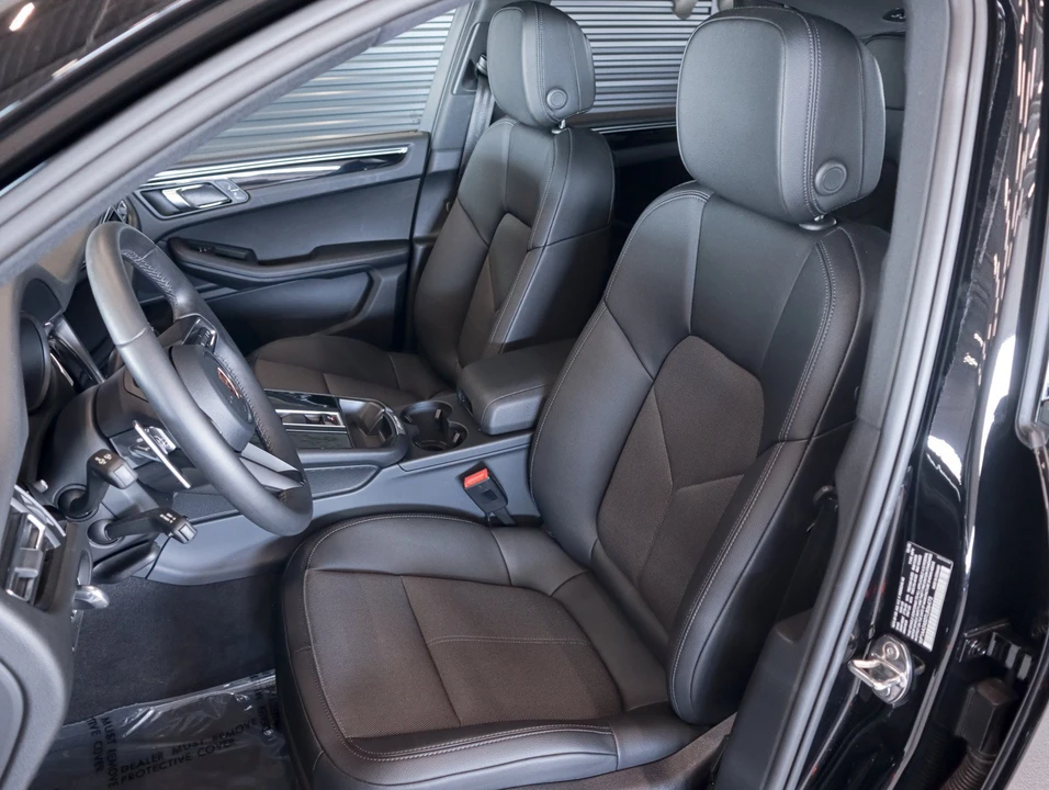 2026 Porsche Macan Electric - Image 5 of 29