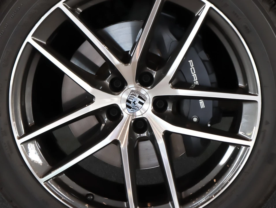 2026 Porsche Macan Electric - Image 13 of 29