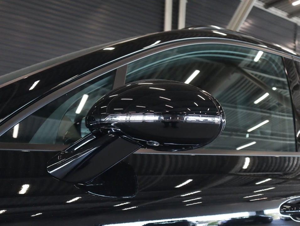 2026 Porsche Macan Electric - Image 28 of 29
