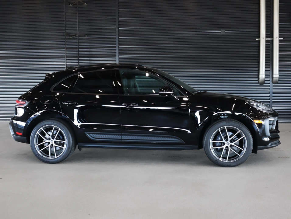 2026 Porsche Macan Electric - Image 11 of 29