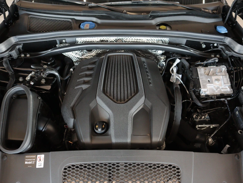 2026 Porsche Macan Electric - Image 26 of 29