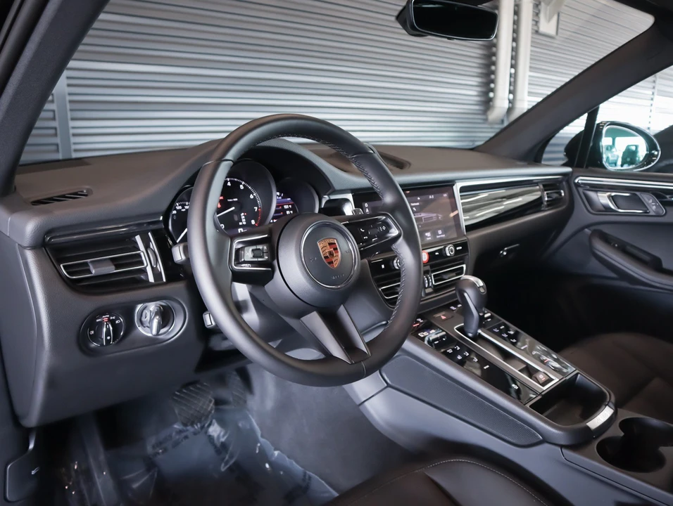 2026 Porsche Macan Electric - Image 4 of 29