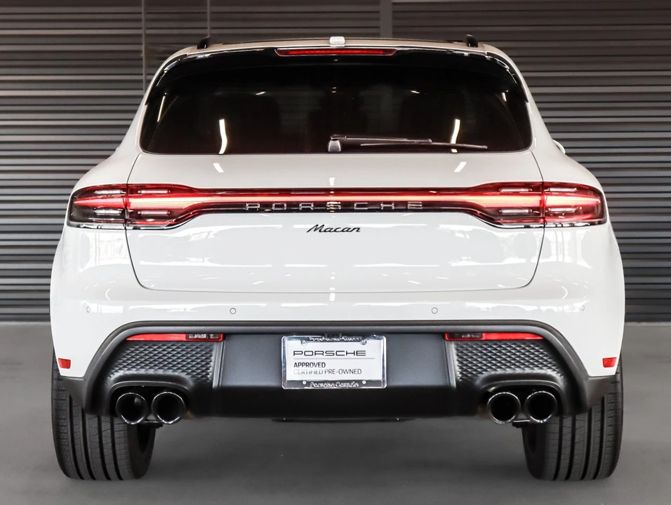 2026 Porsche Macan Electric - Image 9 of 31
