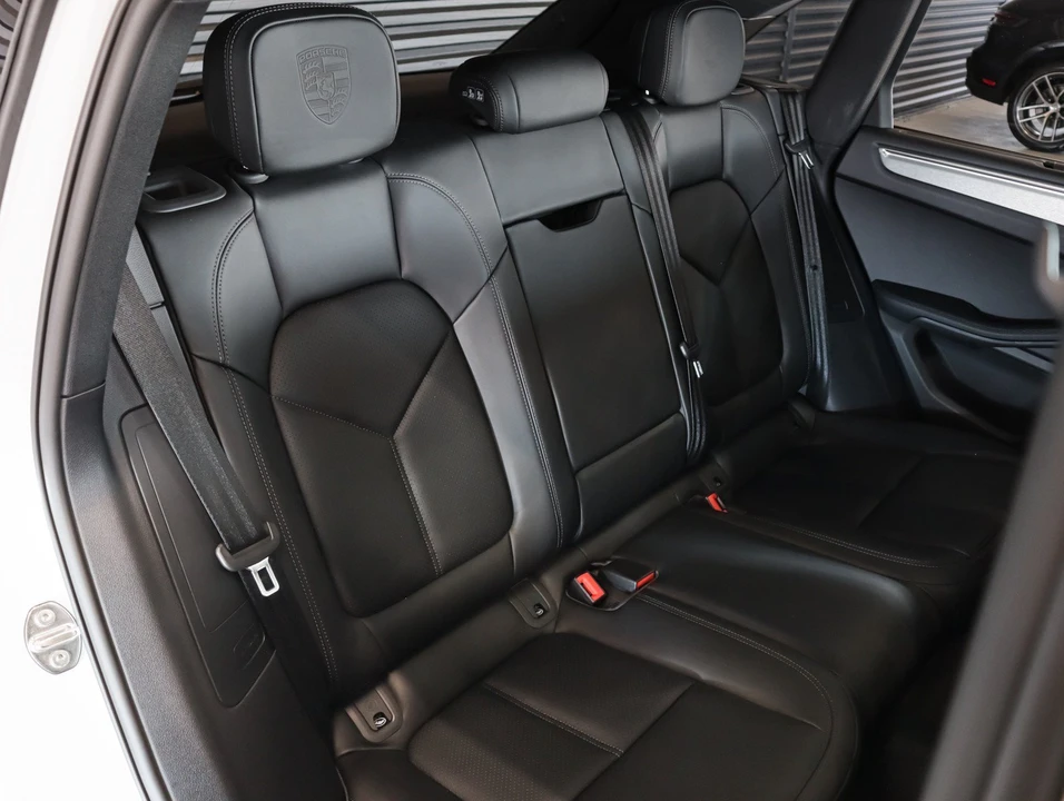 2026 Porsche Macan Electric - Image 6 of 31