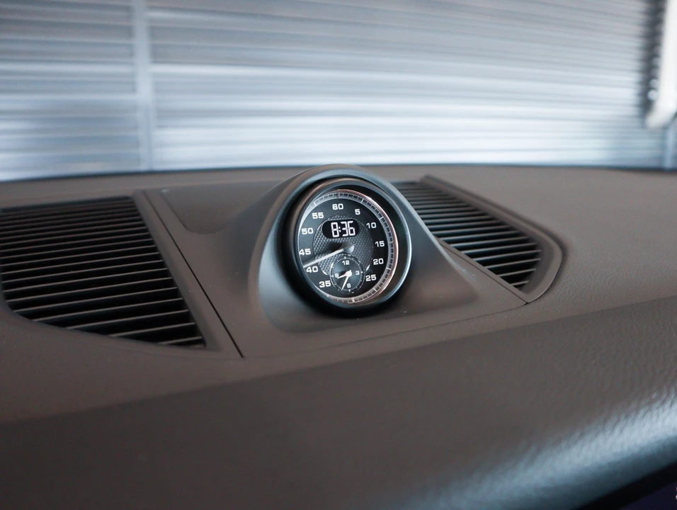2026 Porsche Macan Electric - Image 24 of 31