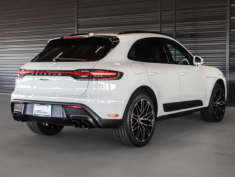 2026 Porsche Macan Electric - Image 10 of 31