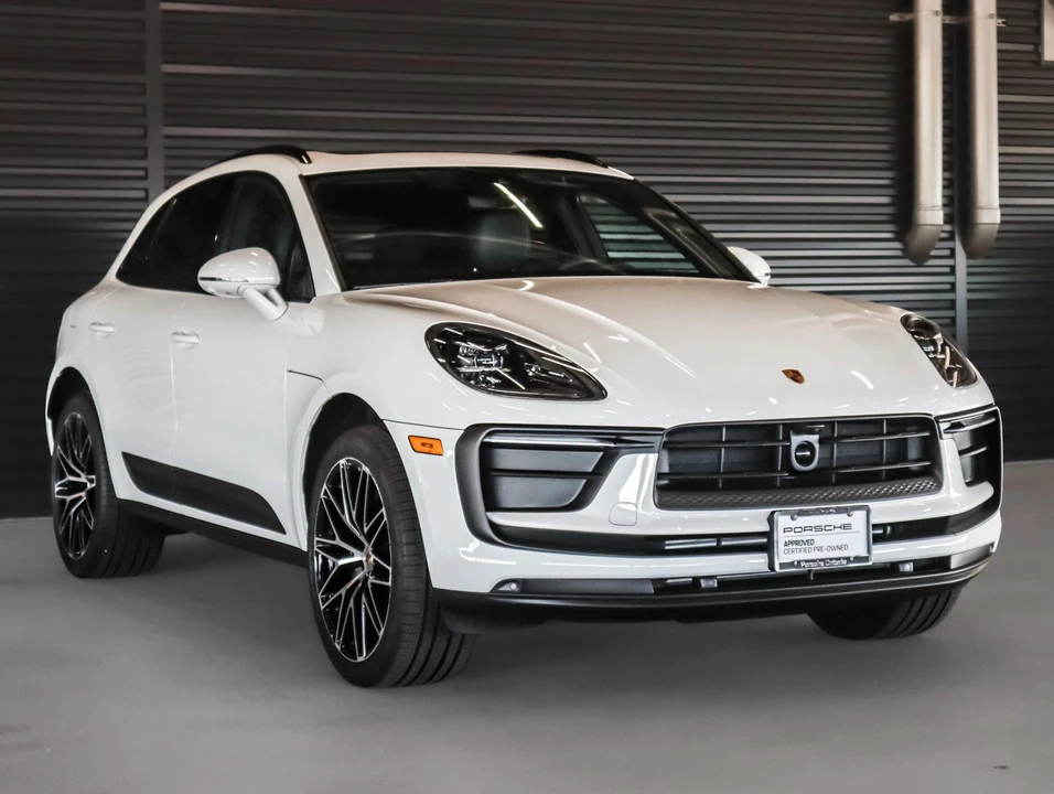 2026 Porsche Macan Electric - Image 7 of 31