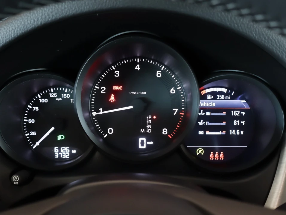 2026 Porsche Macan Electric - Image 16 of 31