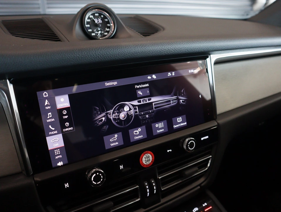 2026 Porsche Macan Electric - Image 23 of 31