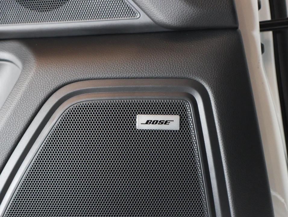 2026 Porsche Macan Electric - Image 25 of 31