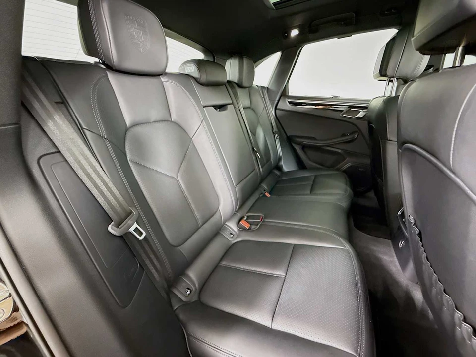 2026 Porsche Macan Electric - Image 28 of 31
