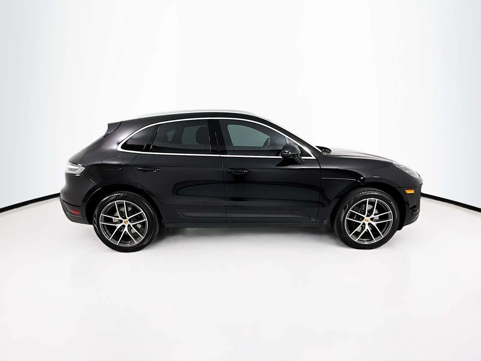 2026 Porsche Macan Electric - Image 8 of 31