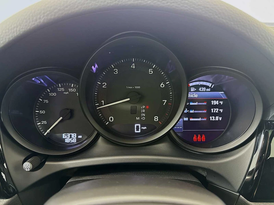 2026 Porsche Macan Electric - Image 16 of 31