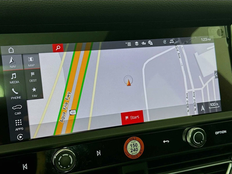 2026 Porsche Macan Electric - Image 18 of 31