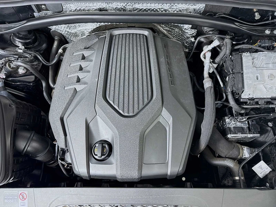 2026 Porsche Macan Electric - Image 31 of 31