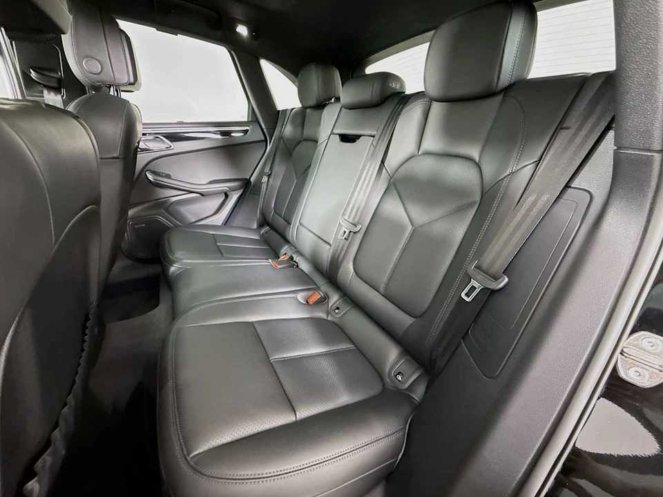 2026 Porsche Macan Electric - Image 23 of 31
