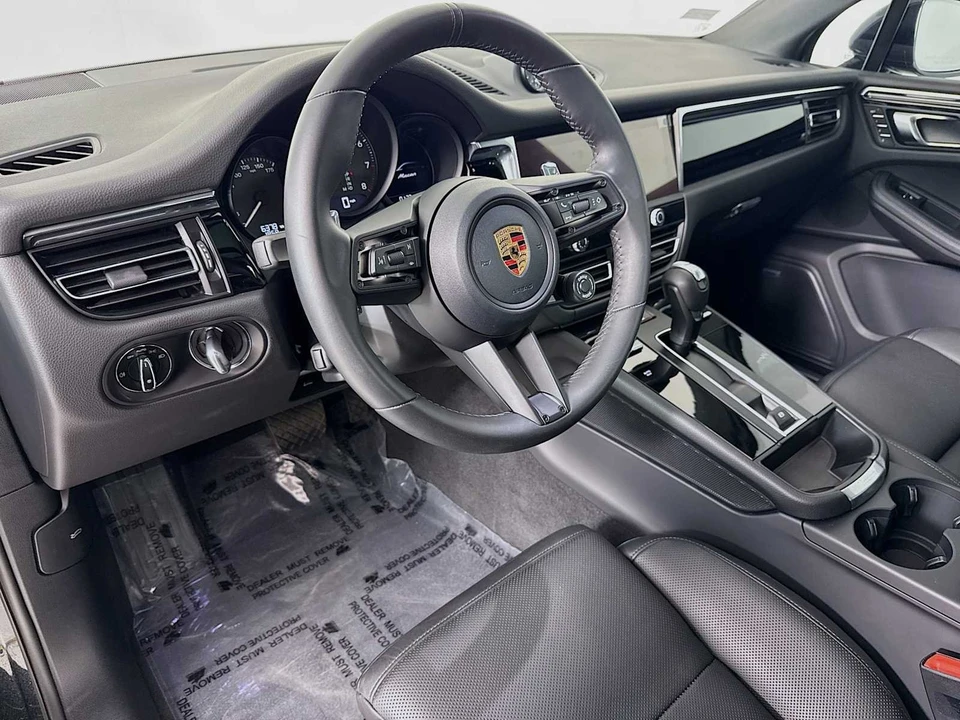 2026 Porsche Macan Electric - Image 4 of 31