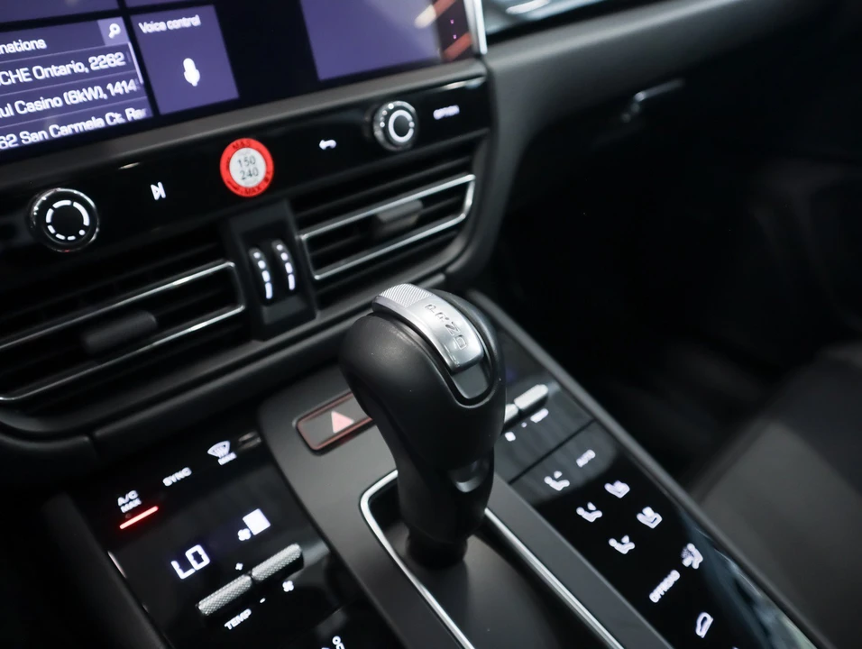 2026 Porsche Macan Electric - Image 18 of 30