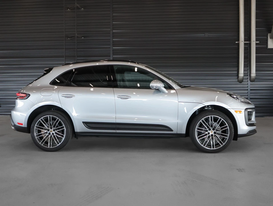 2026 Porsche Macan Electric - Image 11 of 30