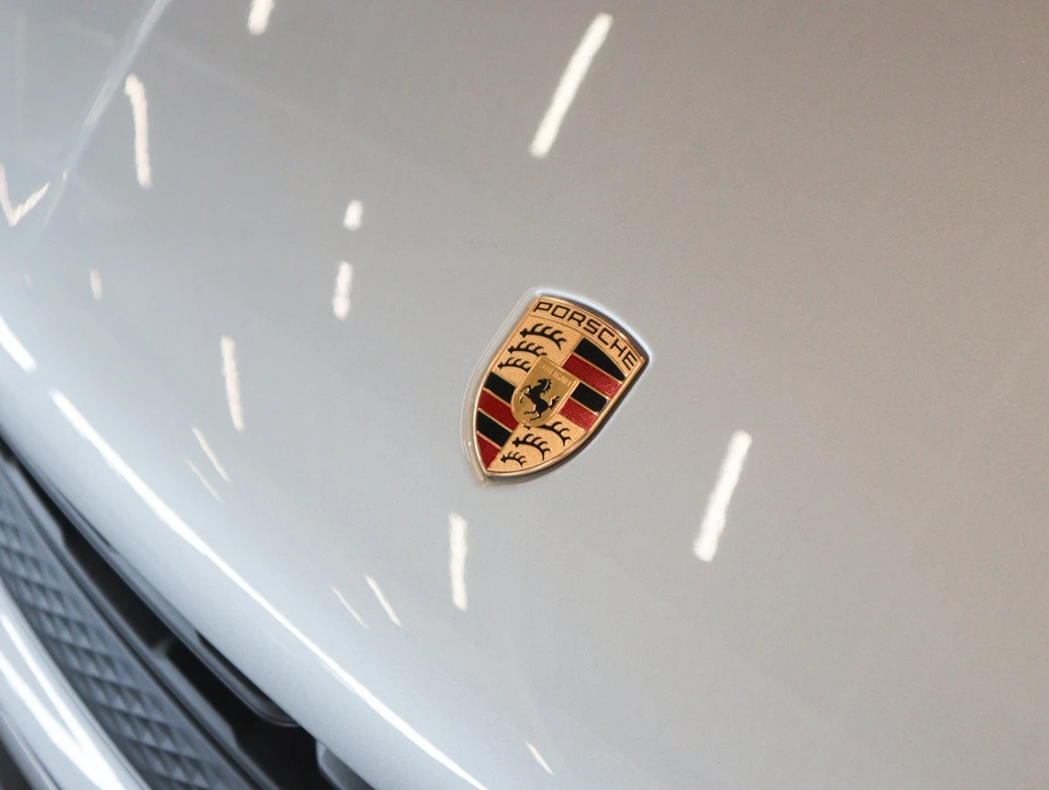 2026 Porsche Macan Electric - Image 28 of 30