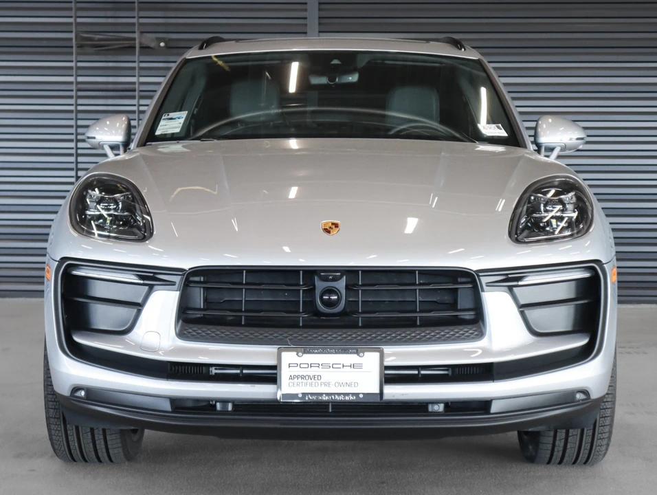 2026 Porsche Macan Electric - Image 8 of 30
