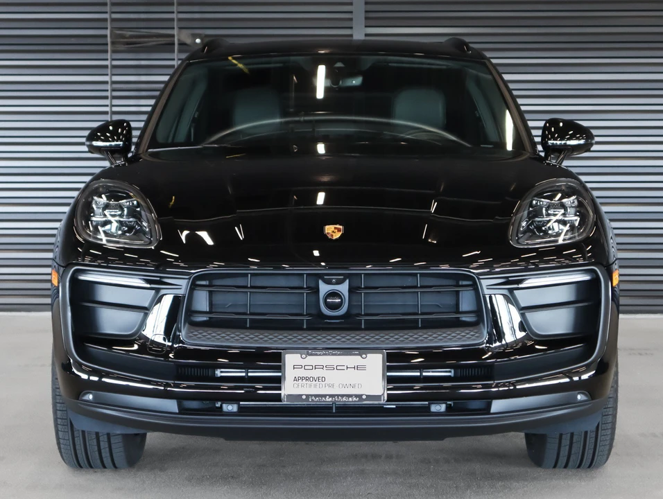 2026 Porsche Macan - Image 8 of 31