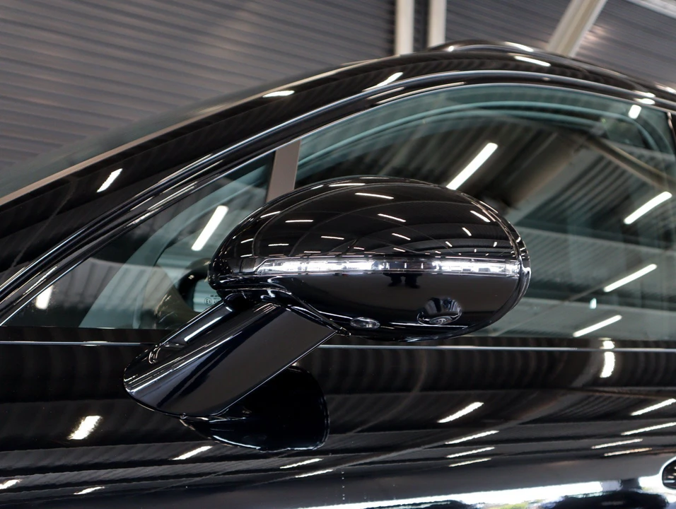 2026 Porsche Macan - Image 30 of 31