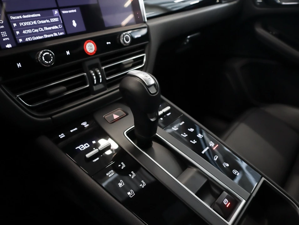 2026 Porsche Macan - Image 17 of 31