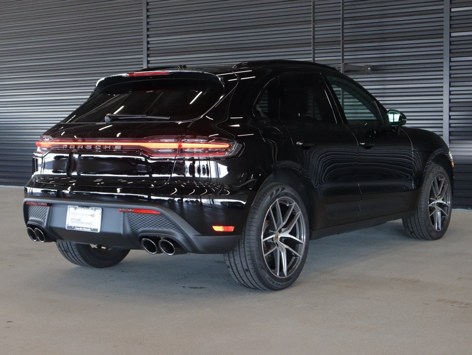 2026 Porsche Macan - Image 10 of 31