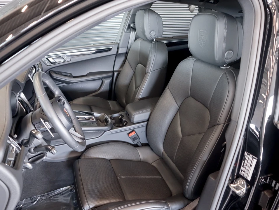 2026 Porsche Macan - Image 5 of 31