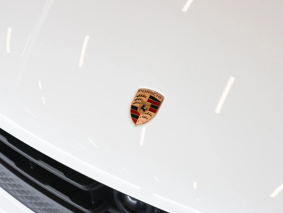 2026 Porsche Macan - Image 25 of 30