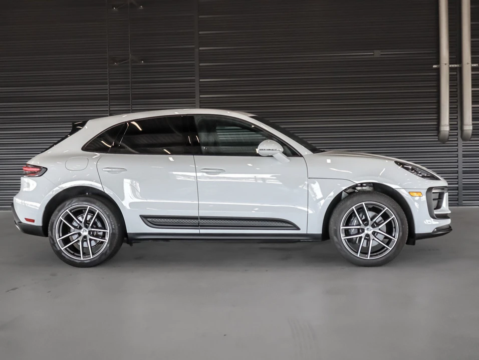 2026 Porsche Macan - Image 11 of 30