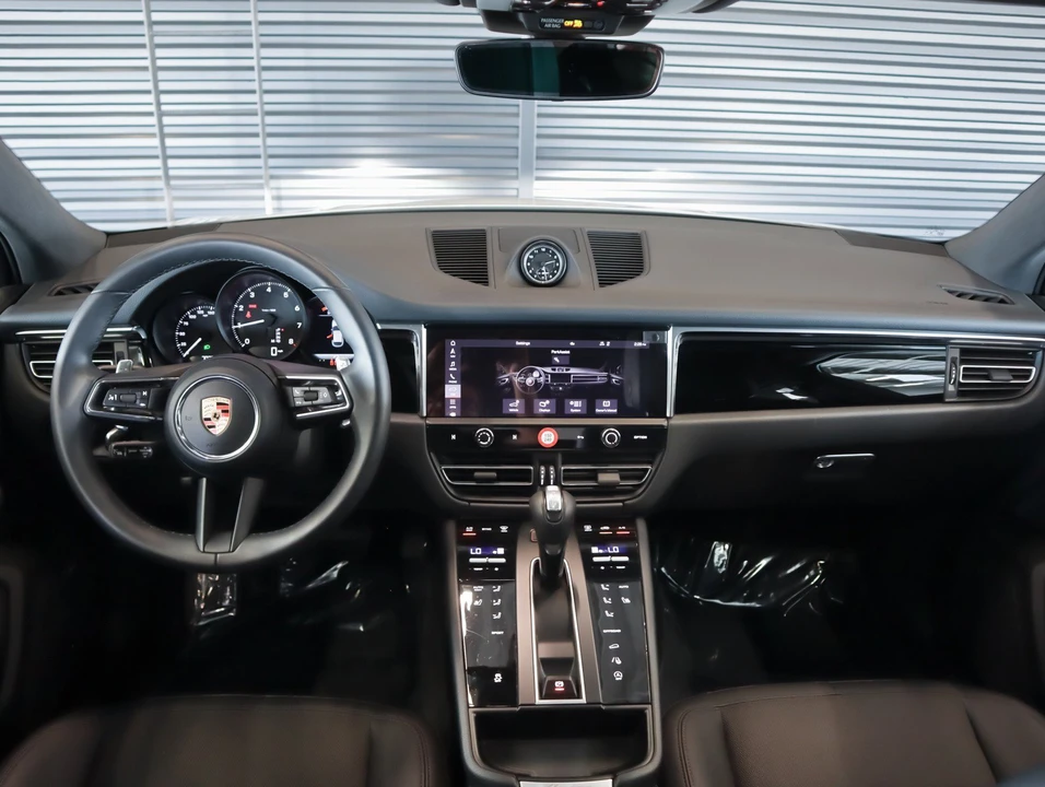 2026 Porsche Macan - Image 12 of 30