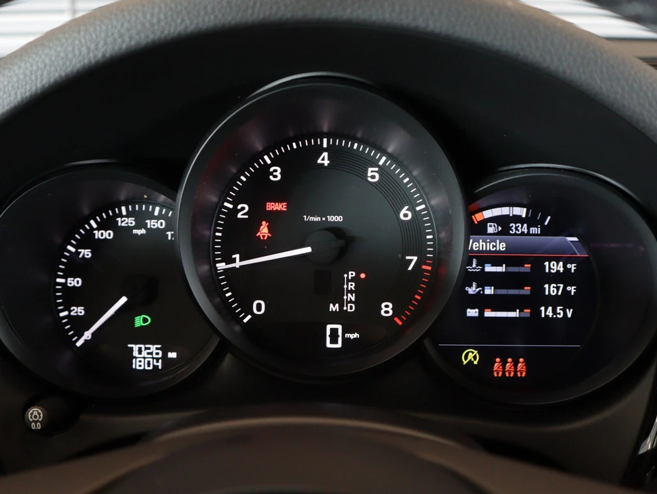 2026 Porsche Macan - Image 14 of 30