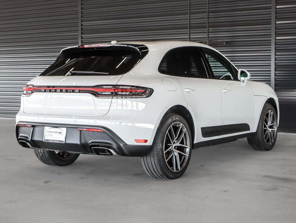 2026 Porsche Macan - Image 10 of 30
