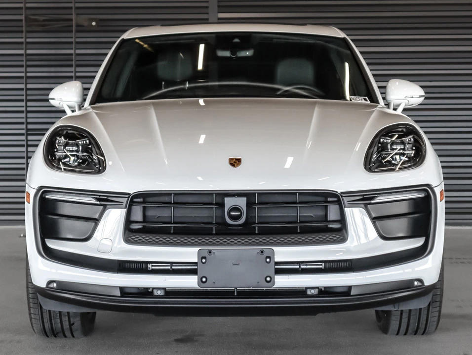 2026 Porsche Macan - Image 8 of 30