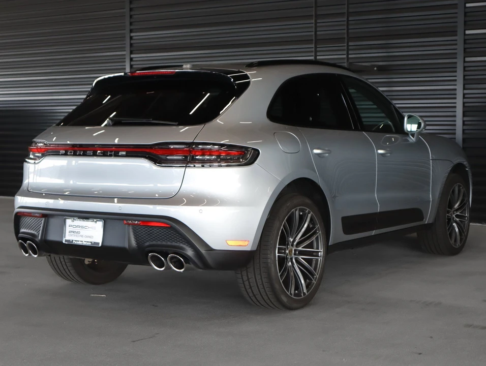 2026 Porsche Macan - Image 10 of 30